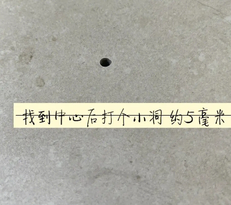 班戈瓷砖空鼓维修公司专业解答在瓷砖铺贴过程中，如果砂料搅拌不均匀，将会带来以下问题